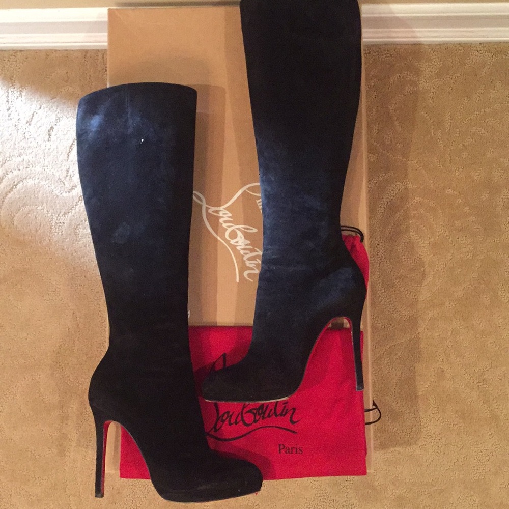 Christian louboutin suede boot